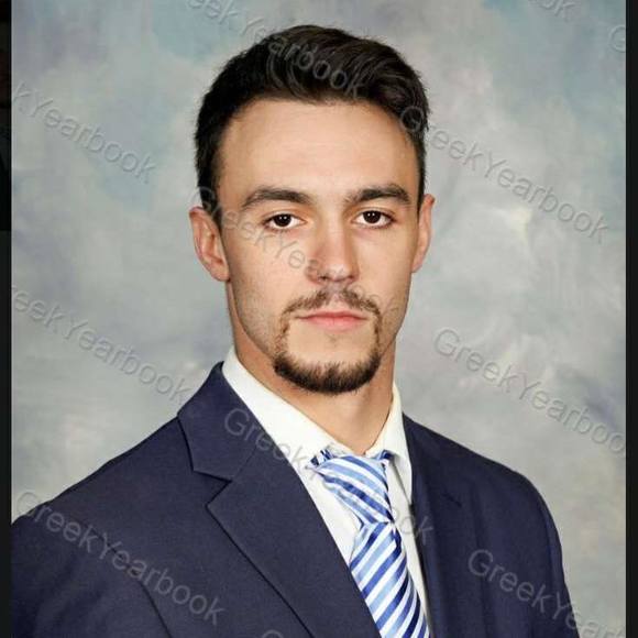 Profile Picture of Derek Neupauer (@saukee81) on Poshmark