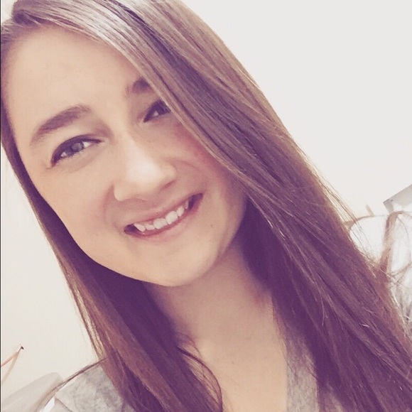 Profile Picture of Amanda Marden (@amarden1234) on Poshmark