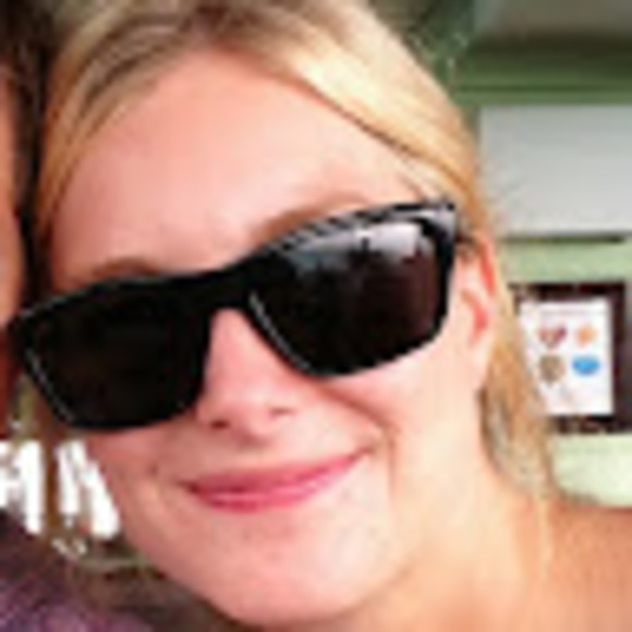 Profile Picture of Michelle Doerner (@michelledoer612) on Poshmark