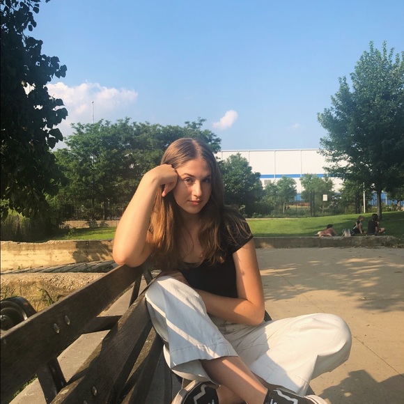 Profile Picture of Amy Wujcikowski (@amzeeboo) on Poshmark