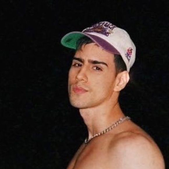 Profile Picture of Felix Betancourt (@felixgabrielb) on Poshmark