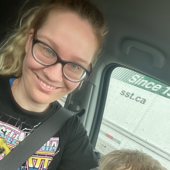 Profile Picture of Christina Bolda (@cbolda1989) on Poshmark