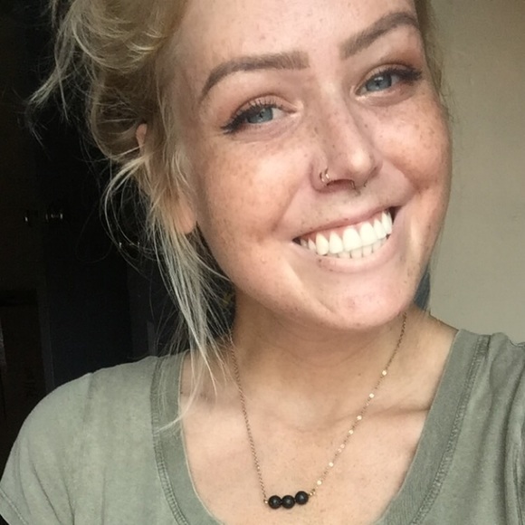 Profile Picture of Janelle Dehaven (@jrdeh) on Poshmark