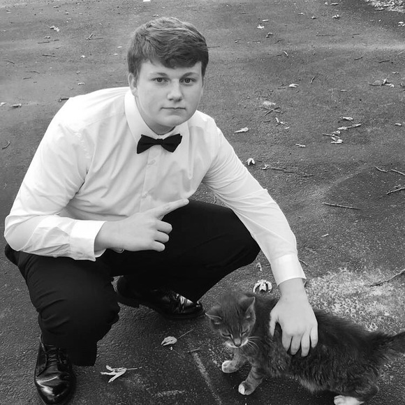 Profile Picture of Billy Madgey (@bmadgey57) on Poshmark