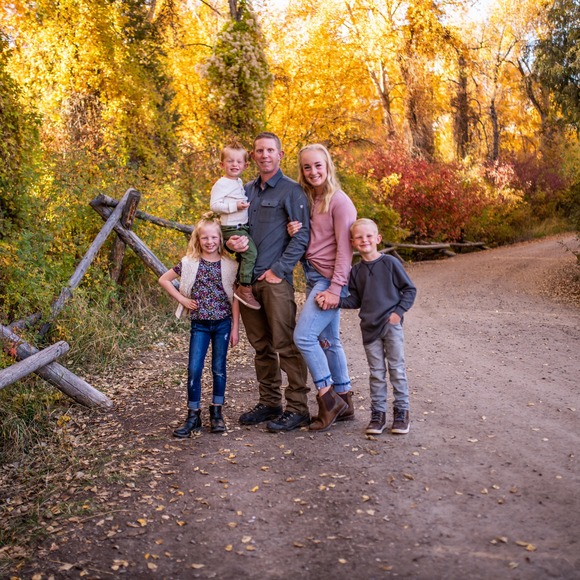 Profile Picture of Shayla Hayes (@shubs_hubs) on Poshmark