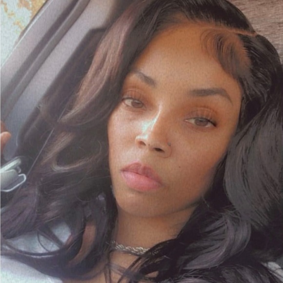 Profile Picture of Kimmie Kyles (@miiszyellowbone) on Poshmark