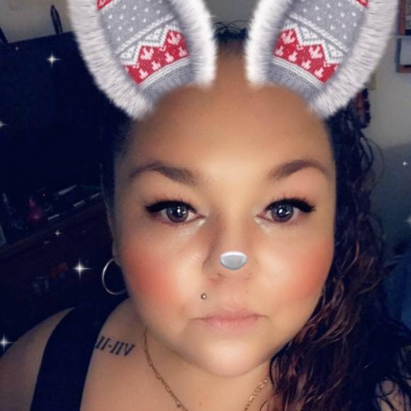 Profile Picture of Amber Bernal (@ragamufn) on Poshmark