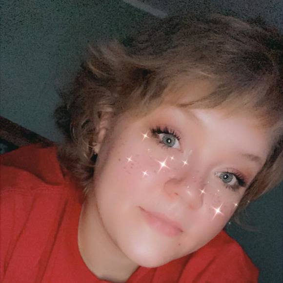 Profile Picture of Heidi Clatworthy (@hc2504) on Poshmark