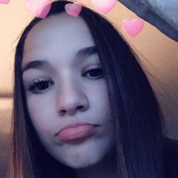 Profile Picture of Sherry Witmore (@sherrylee_33) on Poshmark