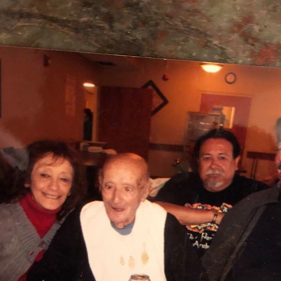 Profile Picture of Yolanda Dapsis (@yolandadapsis) on Poshmark