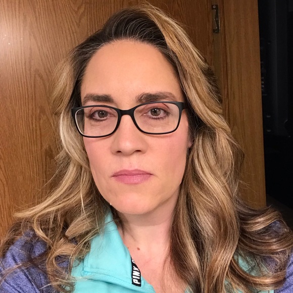 Profile Picture of Nnicole Branstetter (@nbrans) on Poshmark