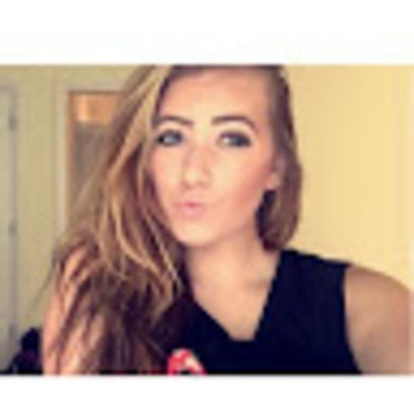 Profile Picture of Haley Huddleston (@haj3411) on Poshmark