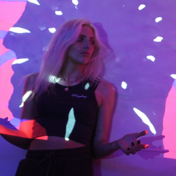 Profile Picture of Alexa Scott (@alexascottt) on Poshmark