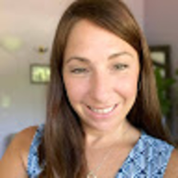 Profile Picture of Katie Hoberman (@katiehoberman) on Poshmark