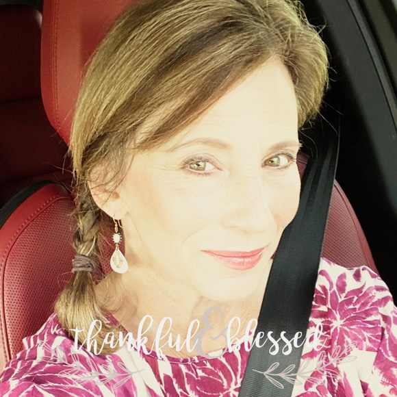 Profile Picture of Dena Raftery (@personal2014) on Poshmark