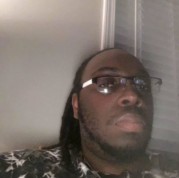 Profile Picture of James Mungro (@jamesmungro) on Poshmark