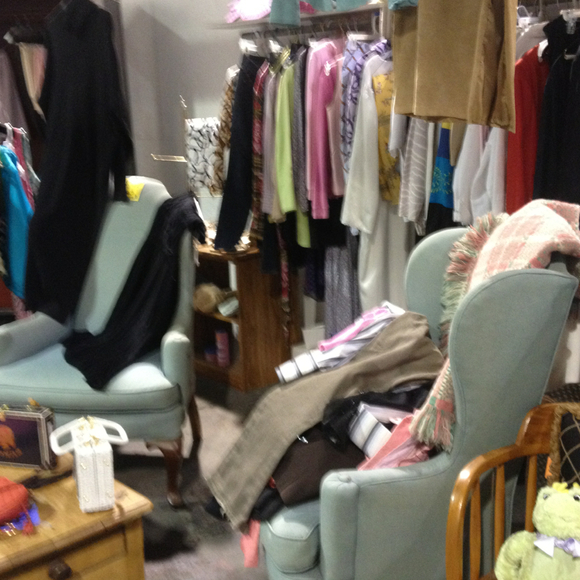 Profile Picture of Lauren Holcombe (@easy) on Poshmark