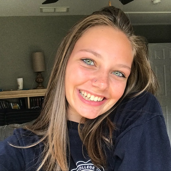 Profile Picture of Emma Palomba (@epalomba99) on Poshmark