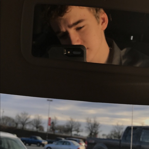 Profile Picture of Tyler Kerr (@tylekerrr) on Poshmark