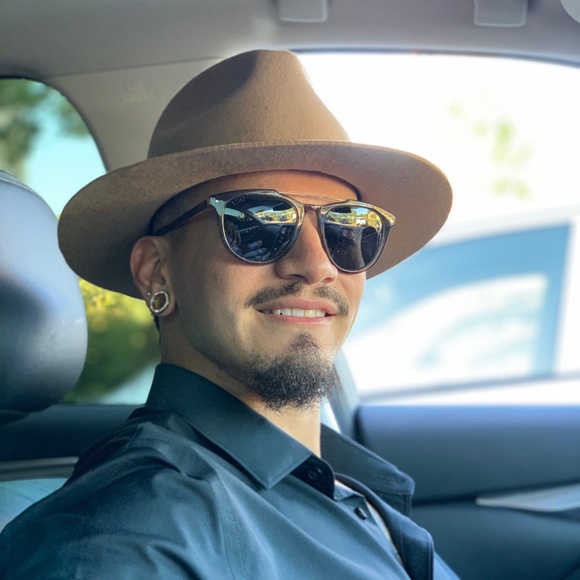 Profile Picture of Brandon Arevalo (@barevalo0710) on Poshmark