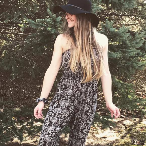 Profile Picture of Alyssa Ehlmann (@aly2153) on Poshmark