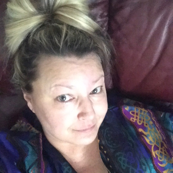 Profile Picture of Jodi Dixon (@jodisdixon) on Poshmark