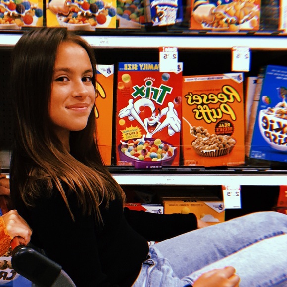 Profile Picture of Bella Turok (@bellaturok) on Poshmark