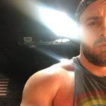 Profile Picture of Scott Robinson (@thehulkingwaitress) on Instagram