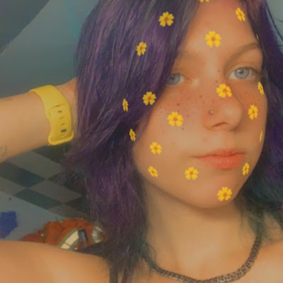 Profile Picture of Hope Pearson (@hopepearson8413) on Poshmark