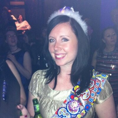 Profile Picture of Shelley Dobson (@shellawella) on Twitter