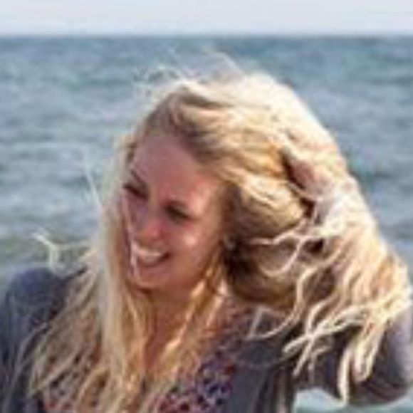 Profile Picture of Christine Lockerby (@ricethins) on Poshmark