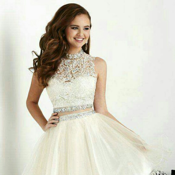 Profile Picture of Shaneeza Khan (@shameeza14) on Poshmark
