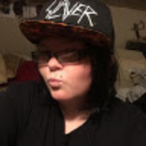 Profile Picture of Casandra Lanthier (@clanthier2016) on Poshmark