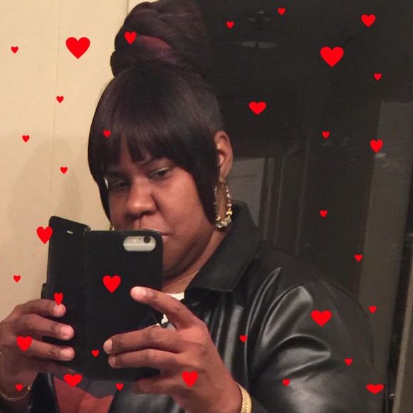 Profile Picture of Sieja Harrison (@siejaharrison) on Poshmark