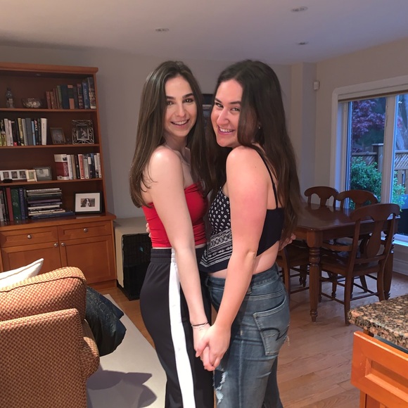 Profile Picture of Rae Mann (@raemann17) on Poshmark