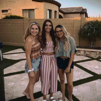 Profile Picture of Justine White (@jjwhite97) on Twitter