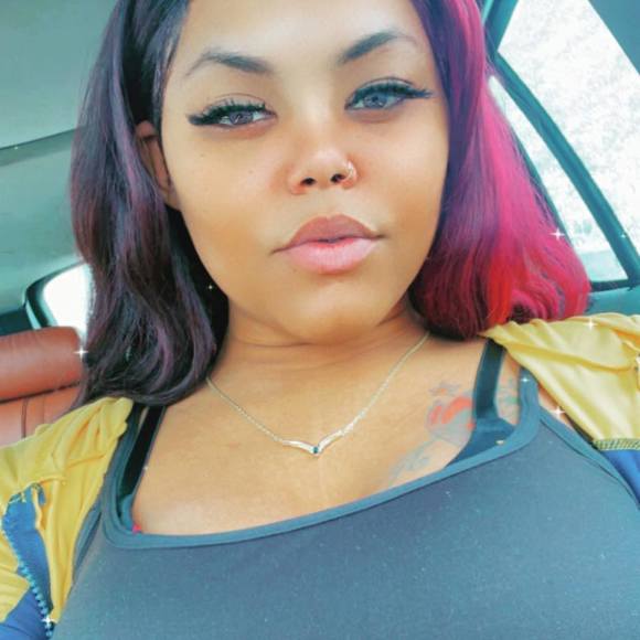 Profile Picture of Arviera Conture (@pinky450) on Poshmark