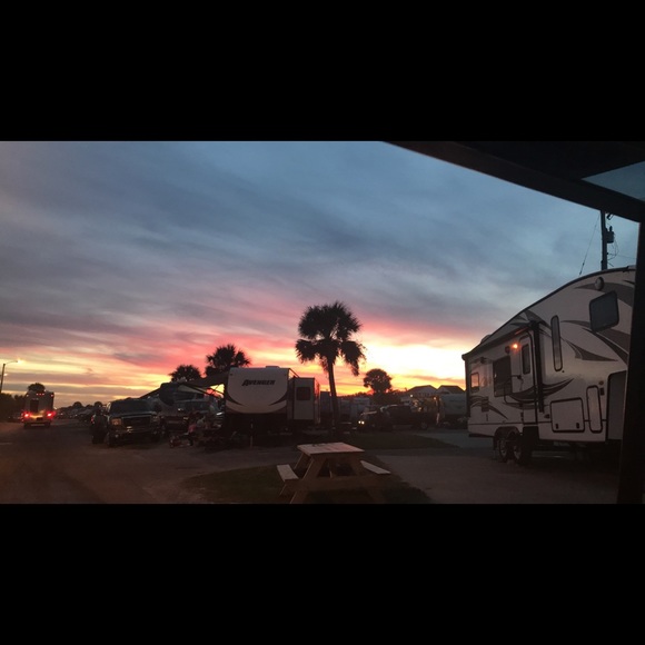 Profile Picture of Heather Tessnear (@htessnear) on Poshmark