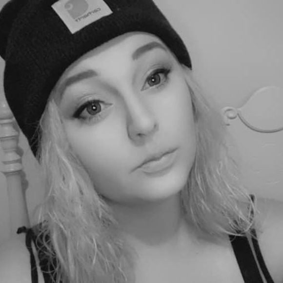 Profile Picture of Heather ann Nicklow (@hnicklow4) on Poshmark