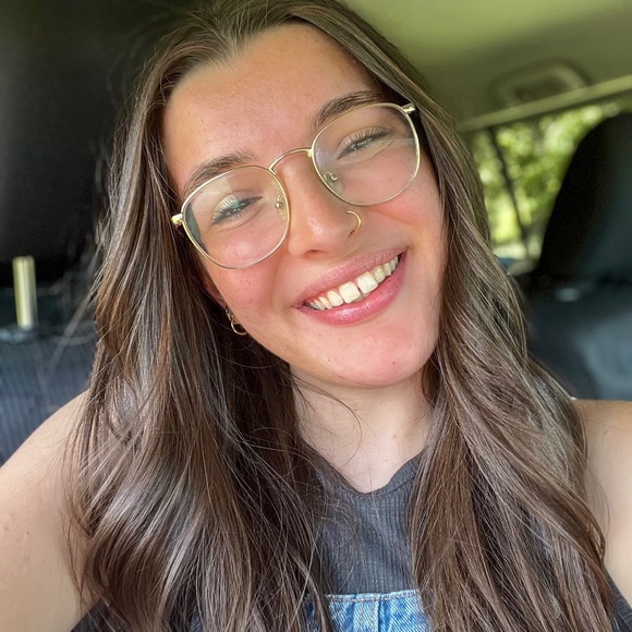 Profile Picture of Adriana Ciccarone (@agcmom04) on Poshmark