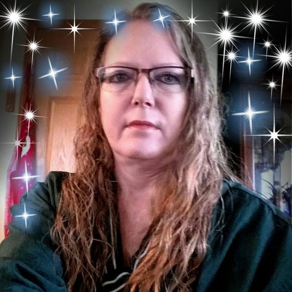 Profile Picture of Lori Carroll (@llcarroll64) on Poshmark