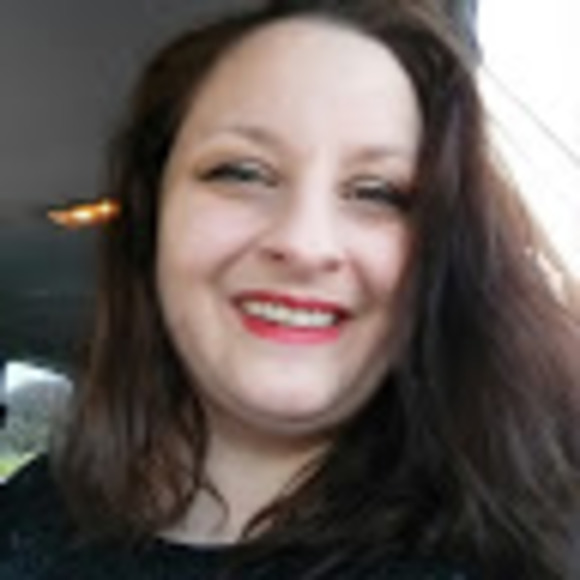 Profile Picture of Jessica Jollie (@jessicajollie88) on Poshmark