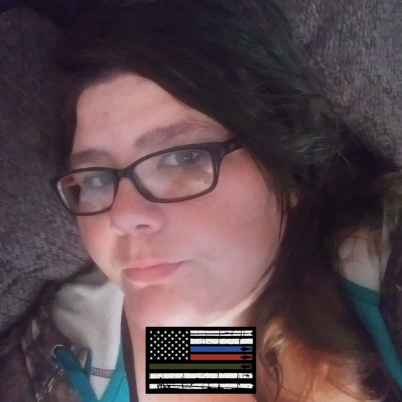 Michelle Hyden - Poshmark Profile Picture of Michelle Hyden (@mhyden85) on Poshmark