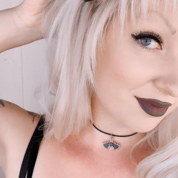 Profile Picture of Samantha Danner (@samanthadanner) on Poshmark