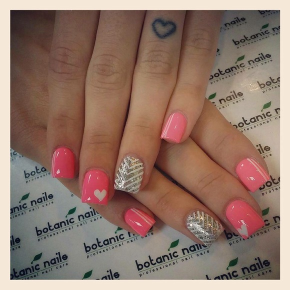 Profile Picture of Angeline Paulino (@anyolin) on Poshmark