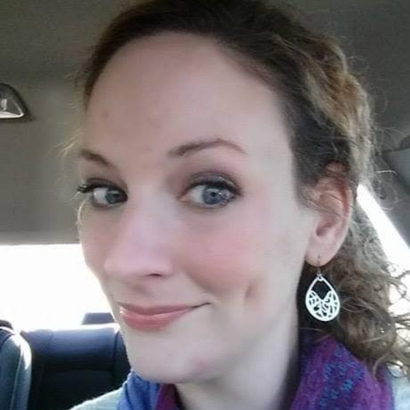 Profile Picture of Alli Shehane (@allishehane82) on Poshmark