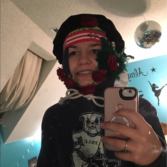 Profile Picture of Sage Scarritt (@sagelizabeth) on Poshmark