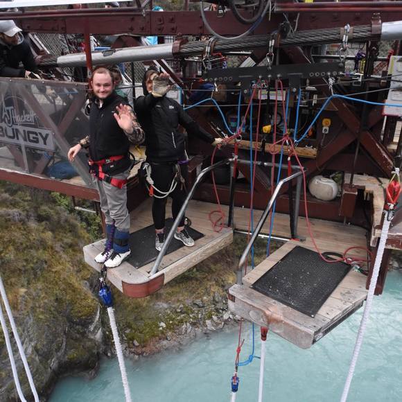 Profile Picture of Andrew Holloway (@andrewholloway4) on Poshmark