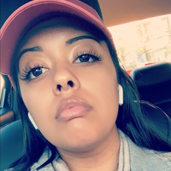 Profile Picture of Kassandra Coludro (@kassyyxd) on Poshmark
