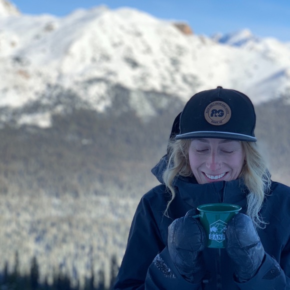 Profile Picture of Sarah Van der zweep (@sarahvdz) on Poshmark